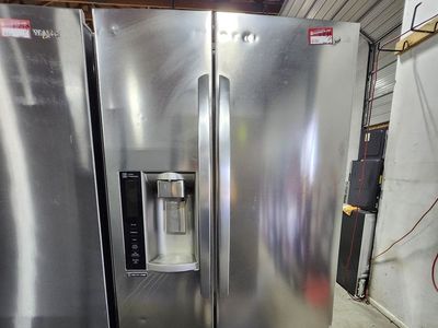 GREAT LG STAINLESS STEEL SIDE BY SIDE FRIDGE! LOW PRICE GUARANTEED!
