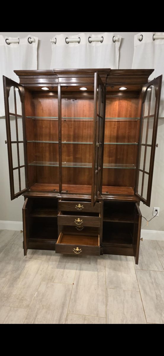 Like New China Cabinet- Glass Shelves & Glass Doors