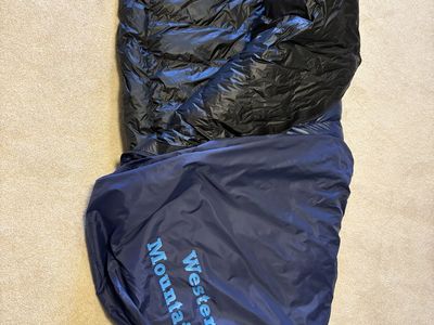 Western Mountaineering Ponderosa 15 degree semi-rectangular sleeping bag. 6'6" right zip.