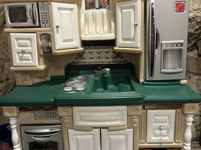 Play kitchen