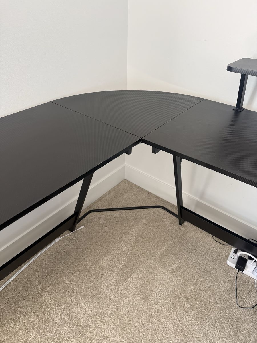 Gaming desk