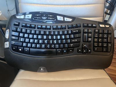 Logitech K350 Wireless Keyboard
