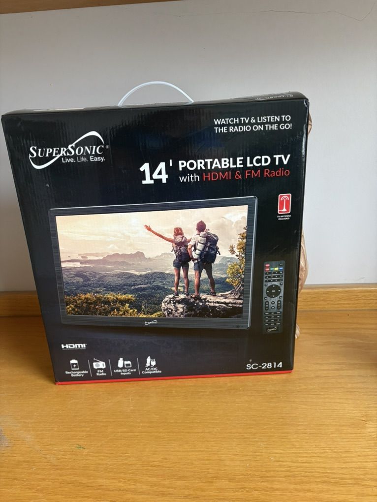 Supersonic 14in LED TV. Lithuim Battery Or Plug In