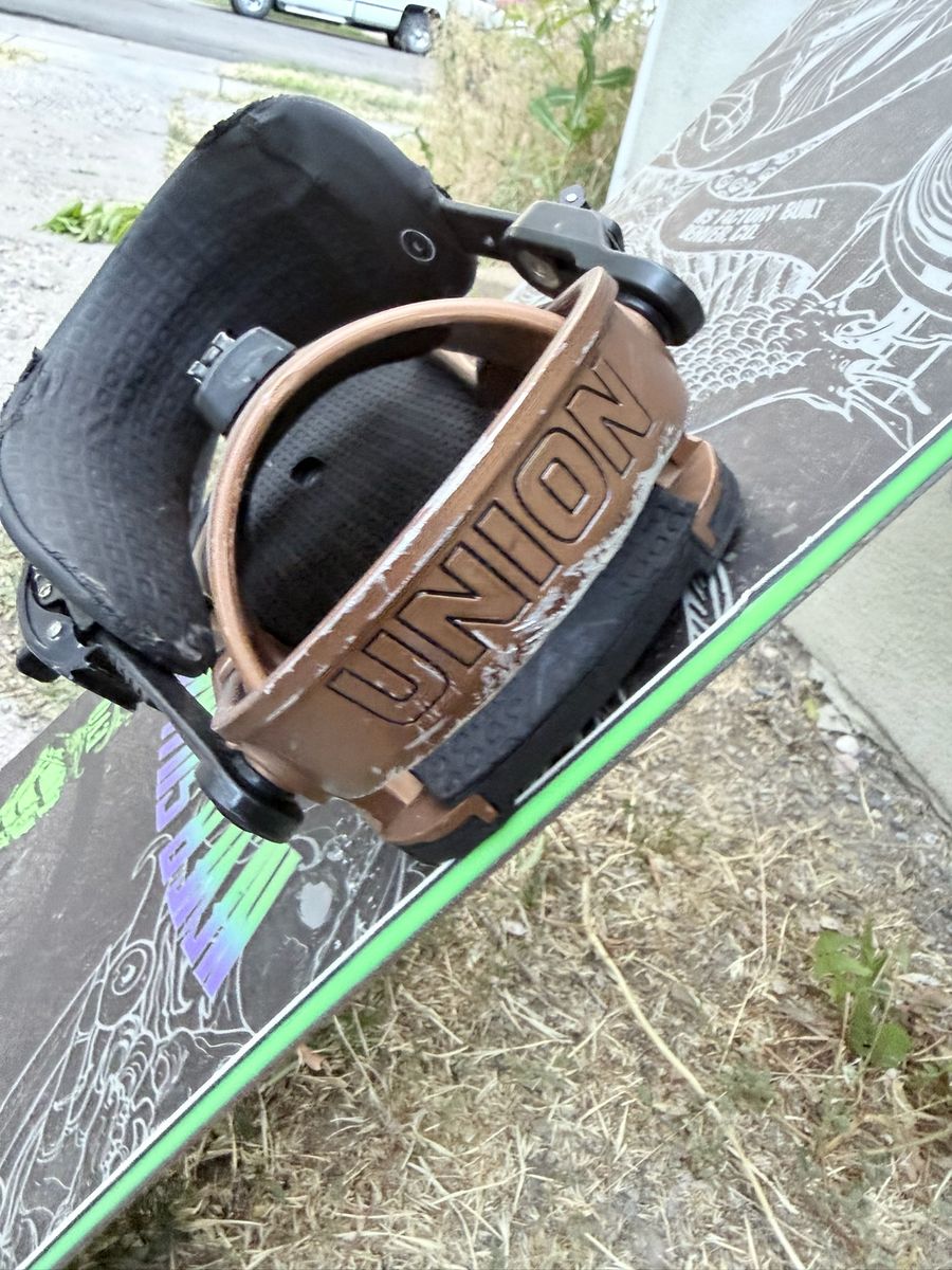 Main image 6