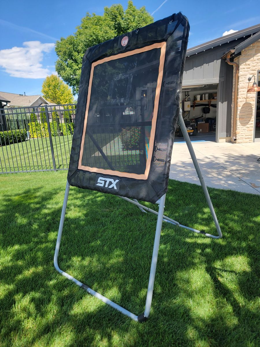 Lacrosse rebounder