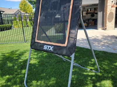 Lacrosse rebounder