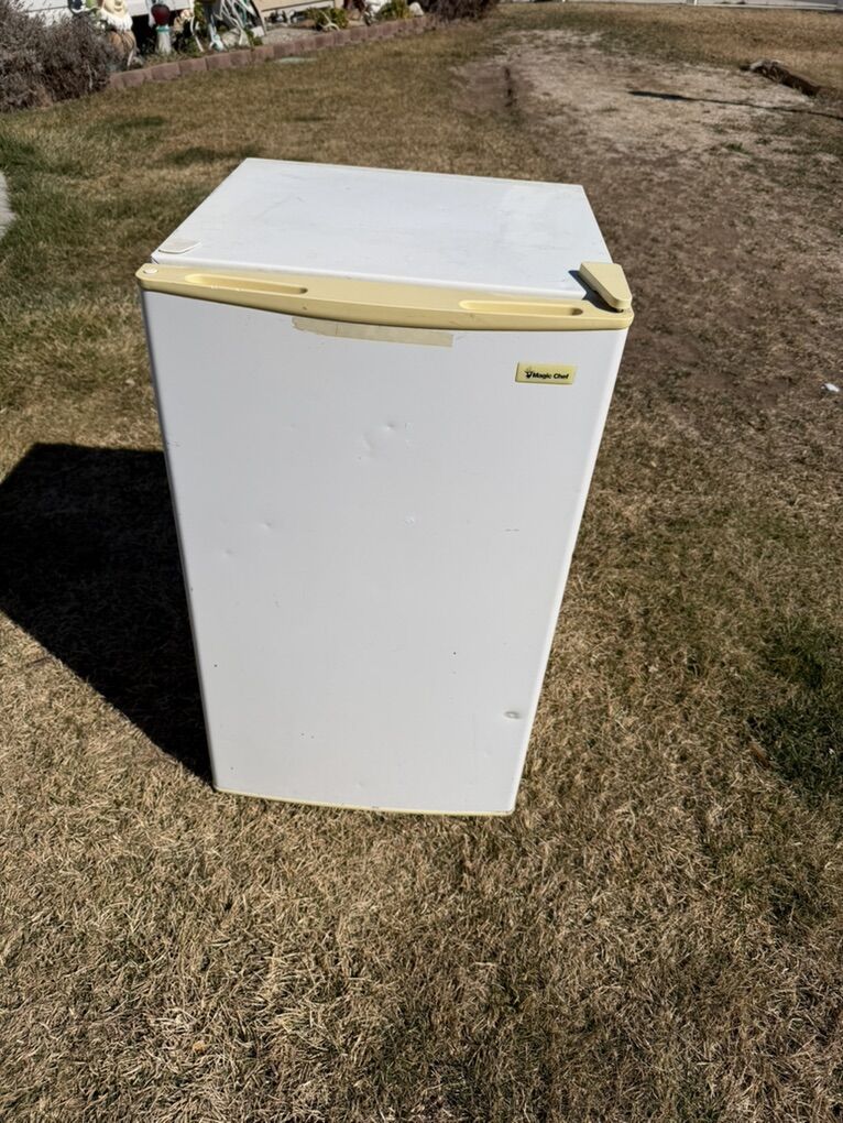 Mini Fridge And Freezer