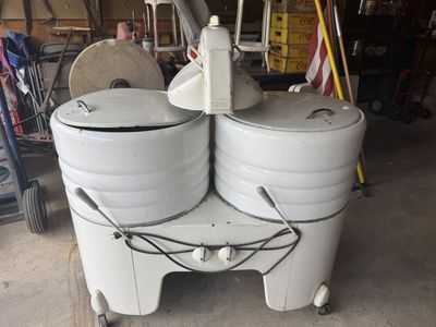 Vintage Dexter Twin Tub Wringer Washing Machine