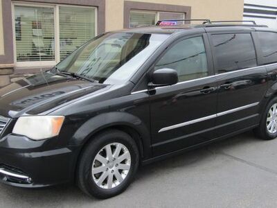 2013 CHRYSLER TOWN AND COUNTRY Touring