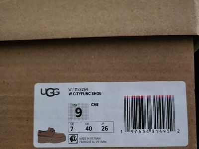 NEW. UGGS-Cityfunc shoes
