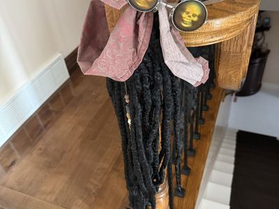 NEW! Disneyland Pirates of the Caribbean costume wig and glasses one size