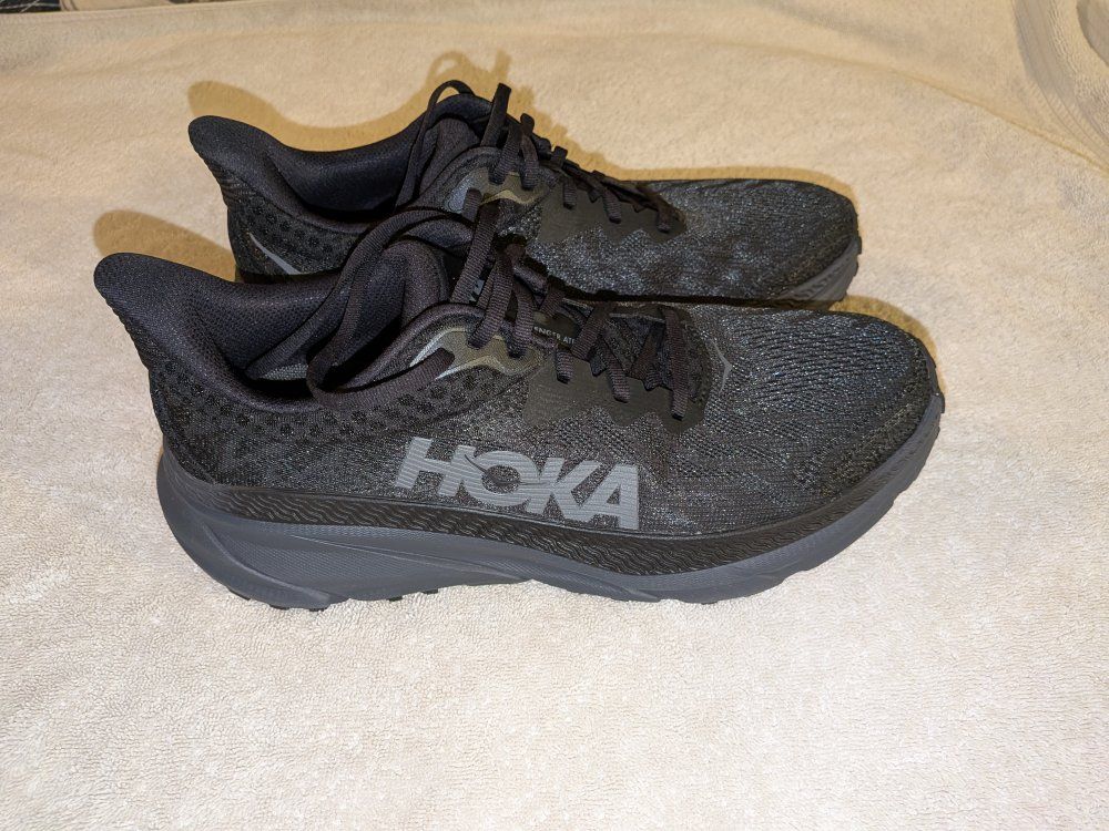 New Hoka Challenger ATR 7 Trail Running Shoes - size 9