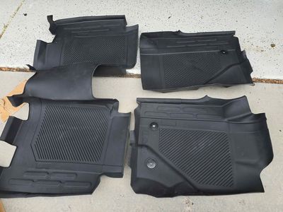 Ford Bronco Floor Mats new only 100$
