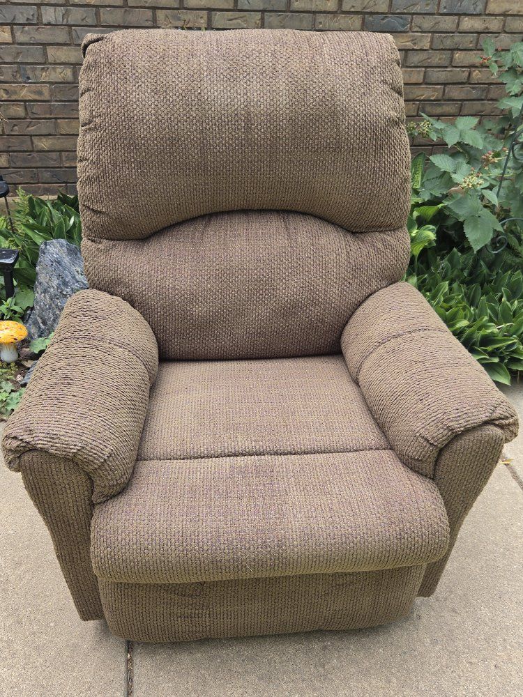 Really nice recliner chair!