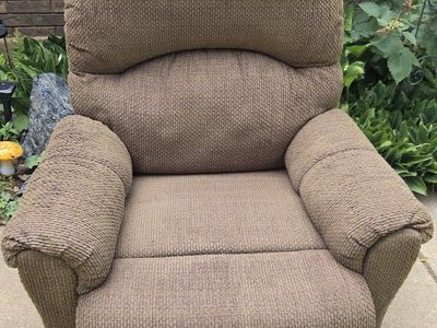 Really nice recliner chair!