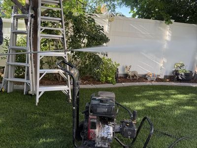 Gas Powered Pressure Washer Heavy Duty 9 hp Briggs & Stratton 50’ hose, 3 nozzle’s new carburetor & solid wheels
