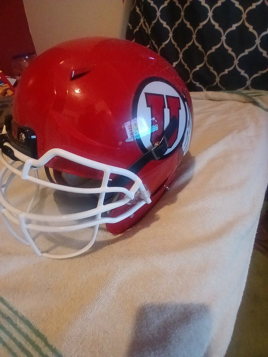 Utah Utes drum & feather speedflex football helmet.