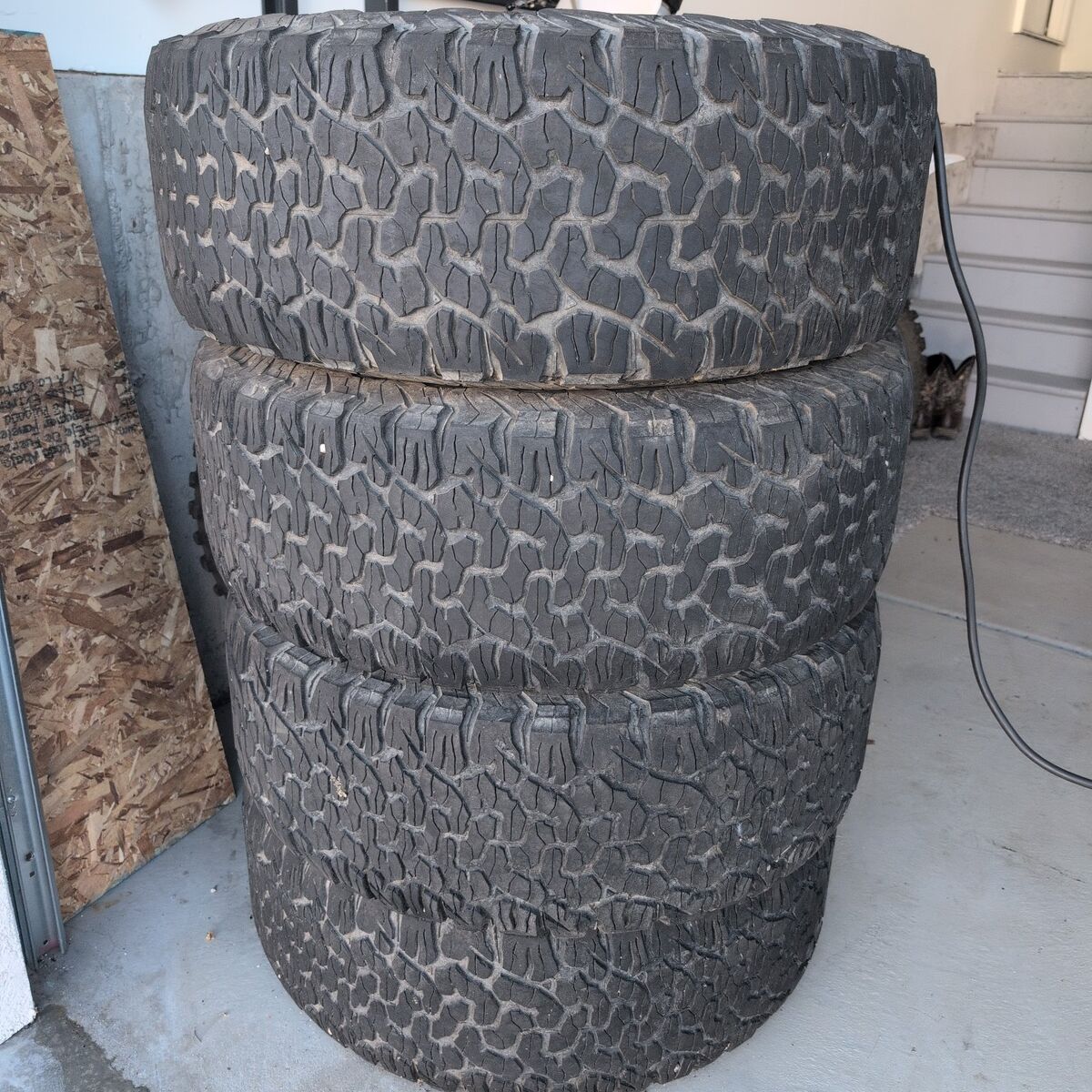 LT315/70R17