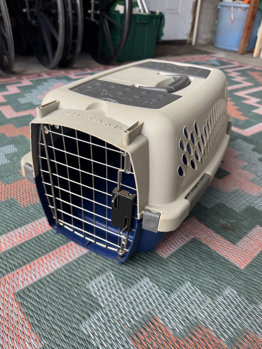 Petmate Pet Taxi Kennel Animal Dog Crate