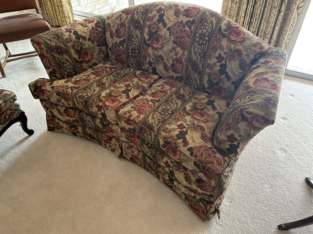 5' Floral Tapestry Loveseat