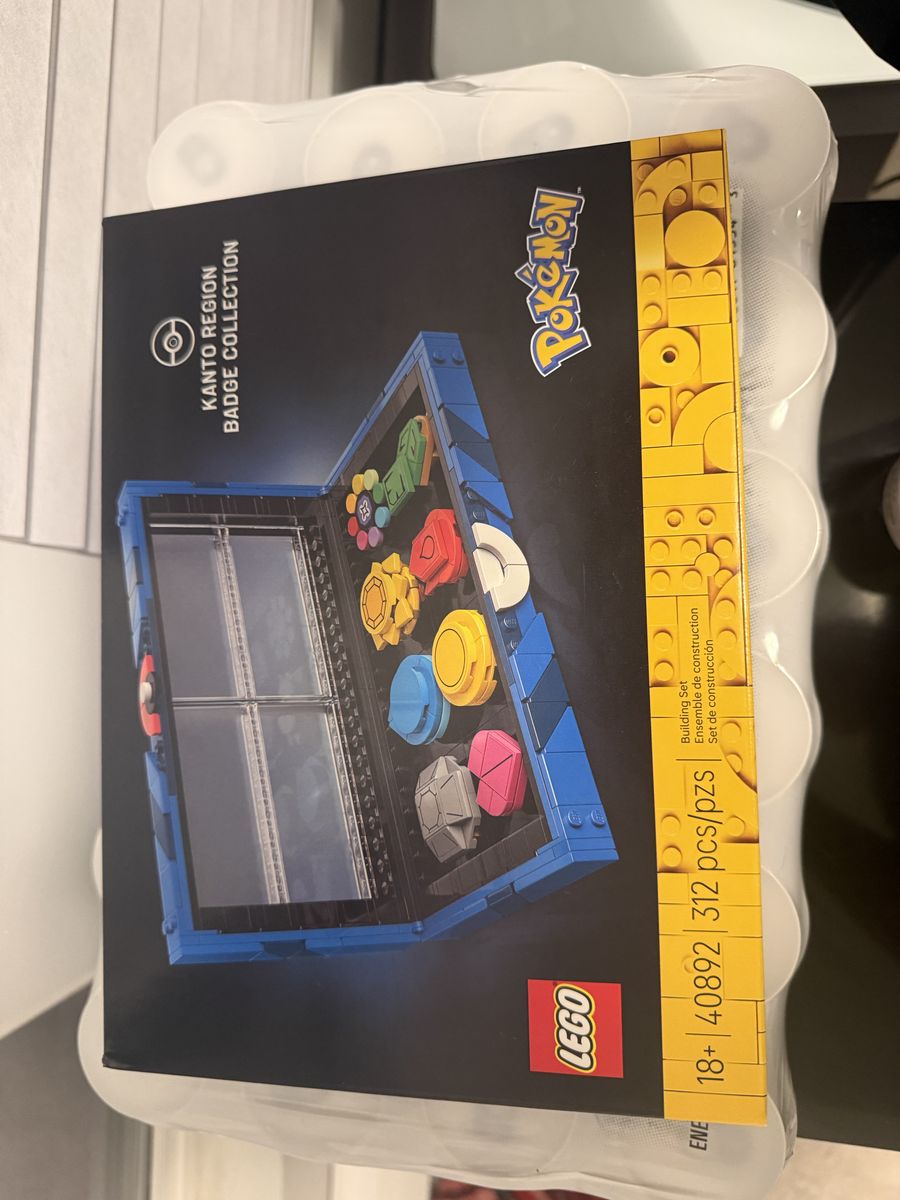 Lego Kanto Badges Collection 40892