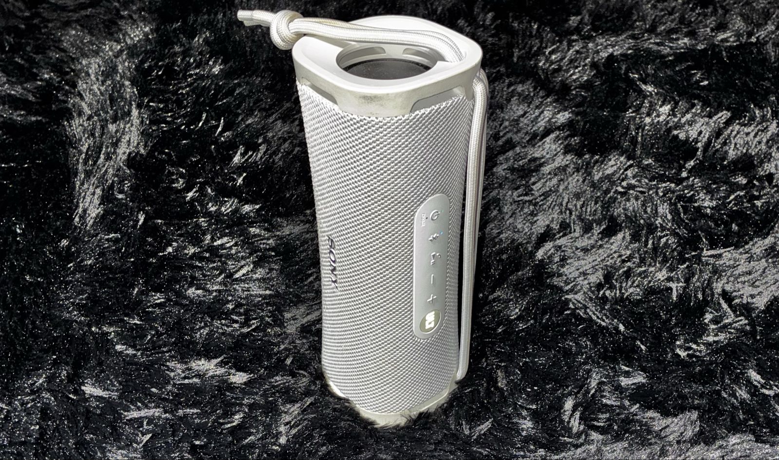 15$ DISCOUNT SONY ULT FIELD 1 WHITE/BLACK