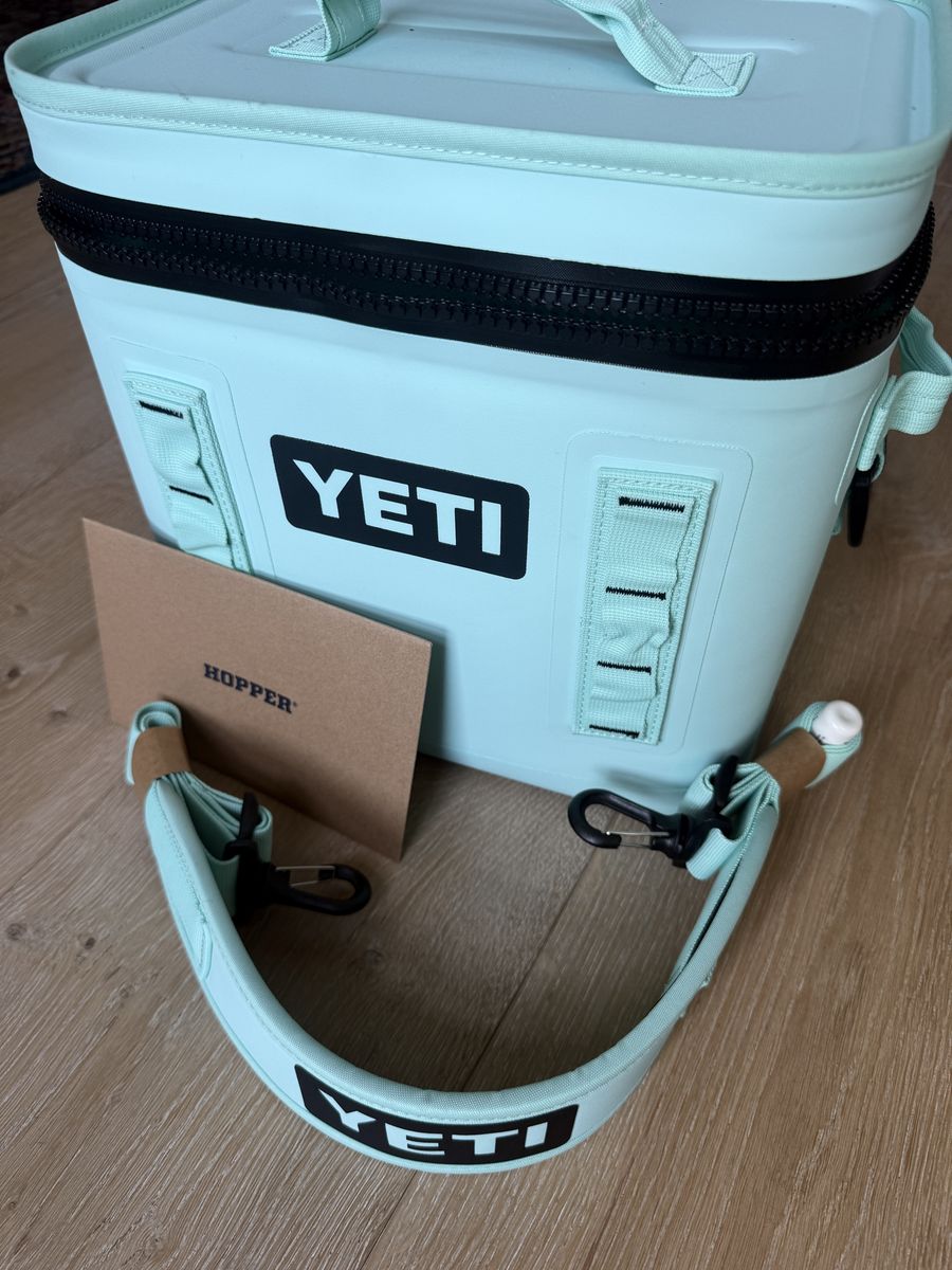 NWT! Yeti Hopper Flip 12 soft cooler, size 12 liter, color seafoam, retail $250, price firm