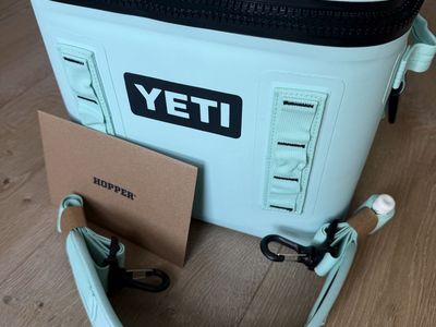 NWT! Yeti Hopper Flip 12 soft cooler, size 12 liter, color seafoam, retail $250, price firm