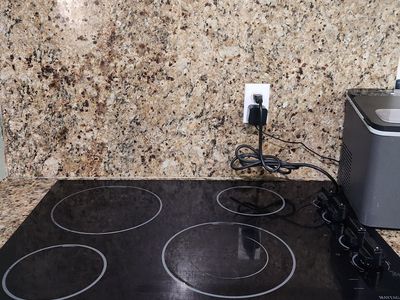 Maytag electric glass cook top