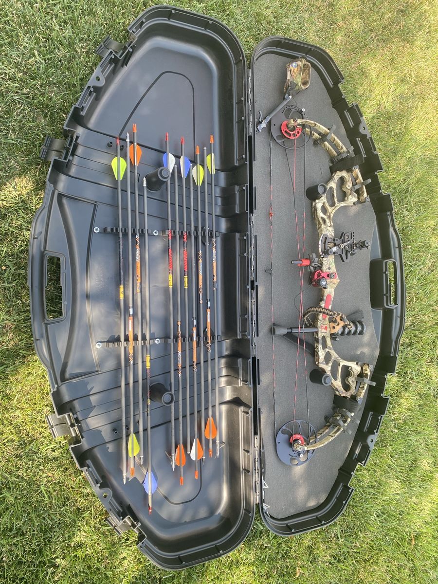 Nice PSE EVO Bow with arrows