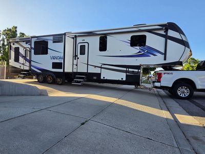 40 ft 2016 KZ Venom 3911 Toy Hauler Fifth Wheel