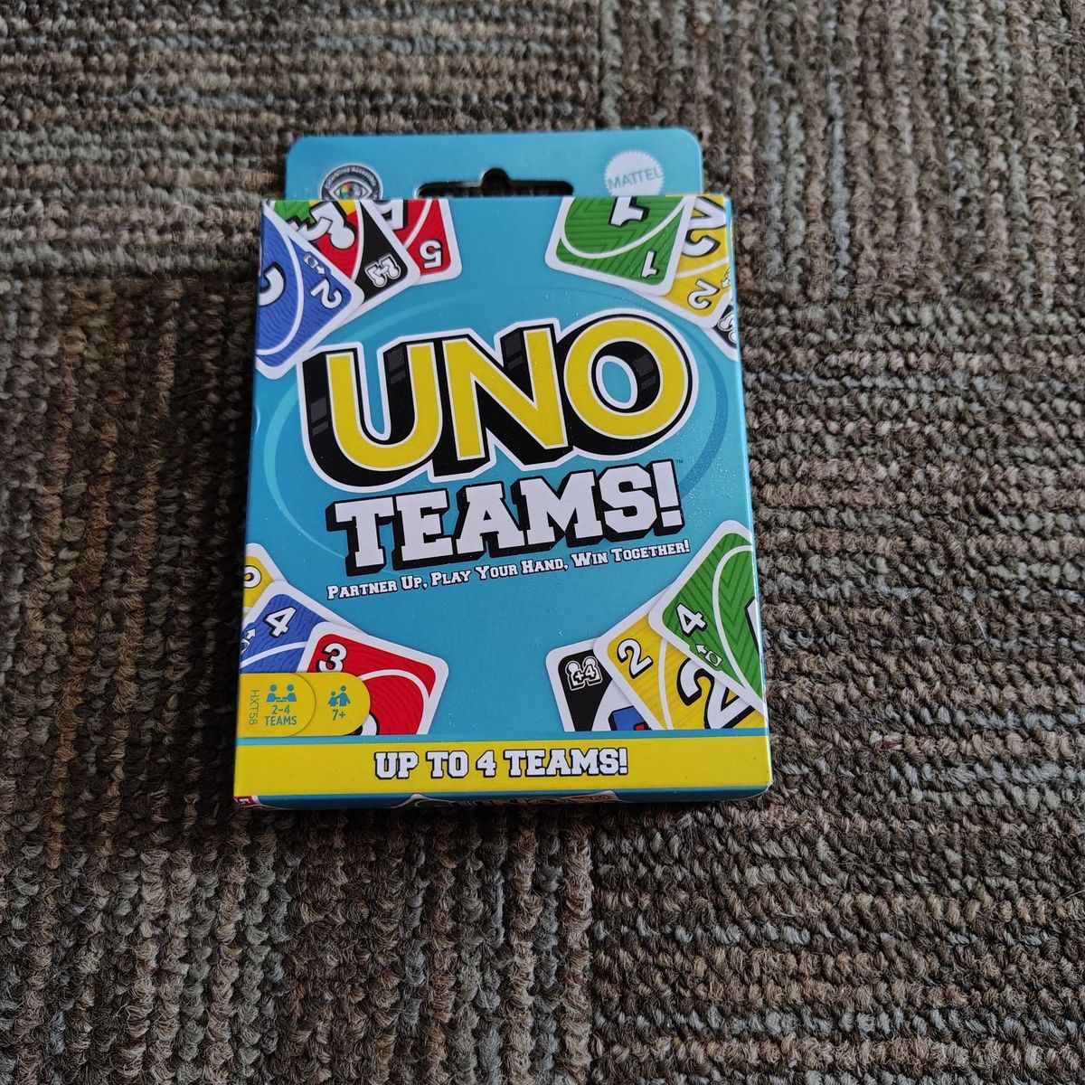 UNO teams card game