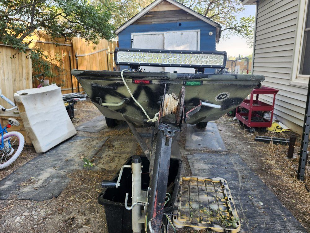 Main image 3