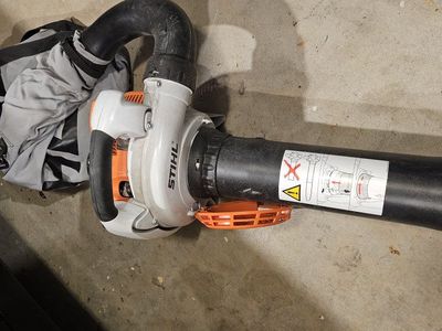 Stilt leaf vacuum, blower