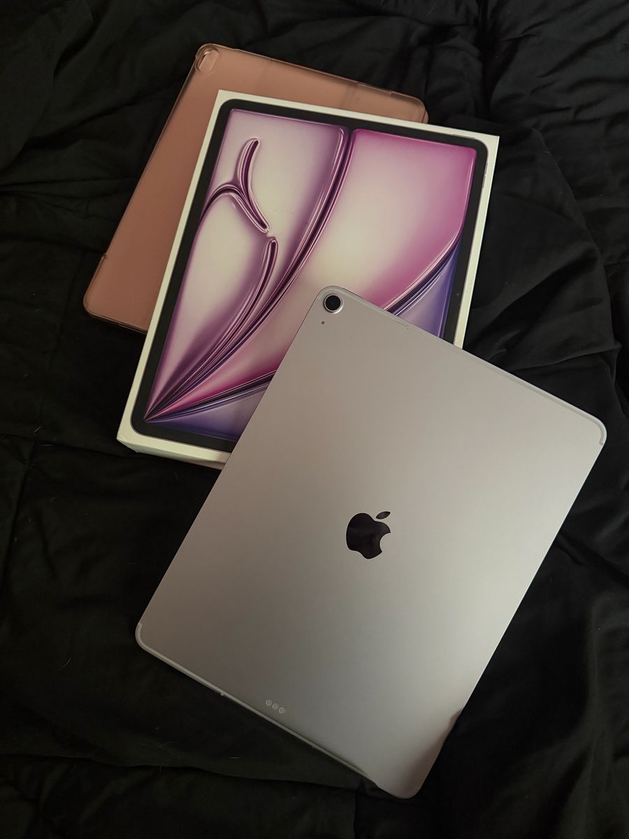 Apple iPad Air 13-inch Wi-Fi + Cellular 128GB - Purple with Original Box and Case