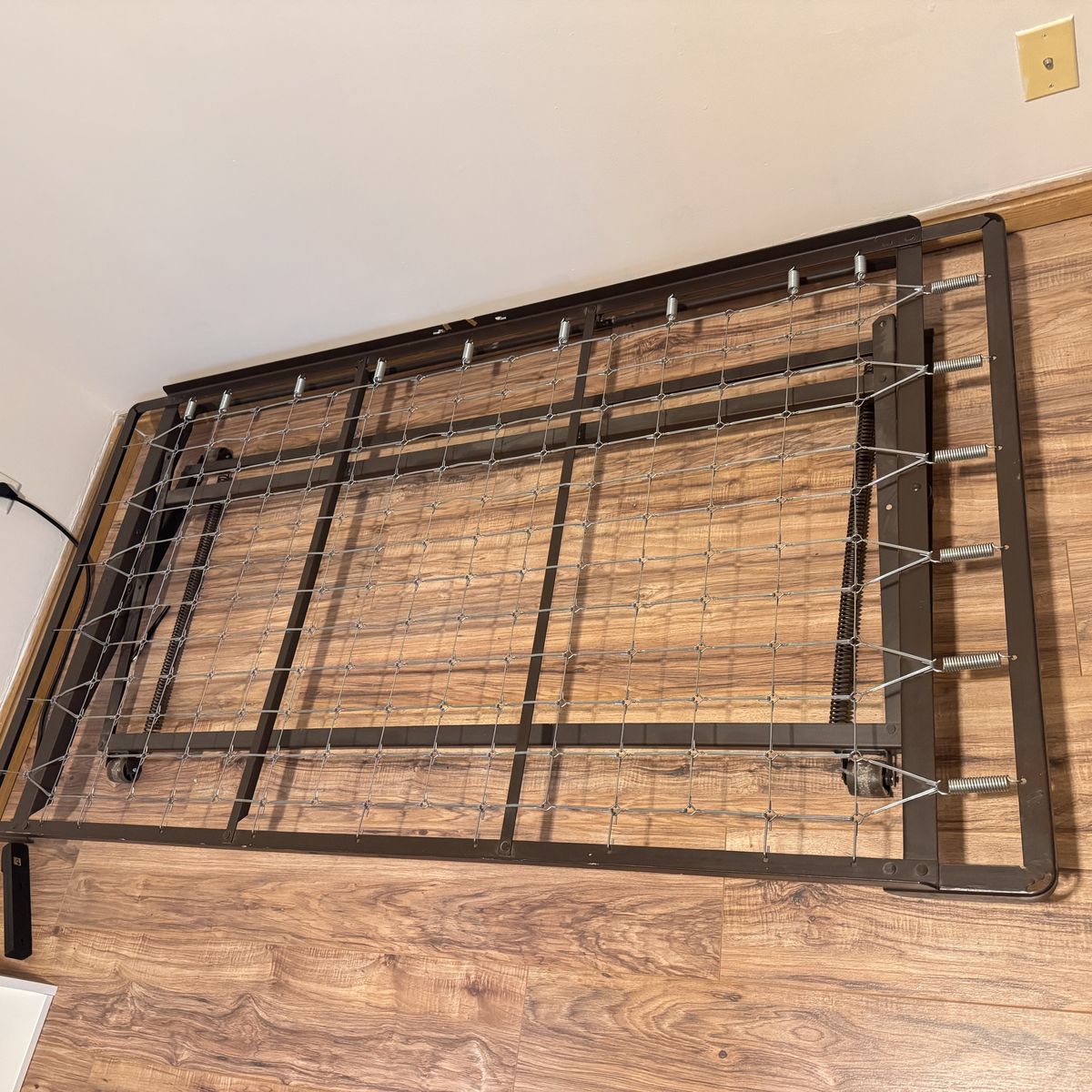 Trudle metal bed