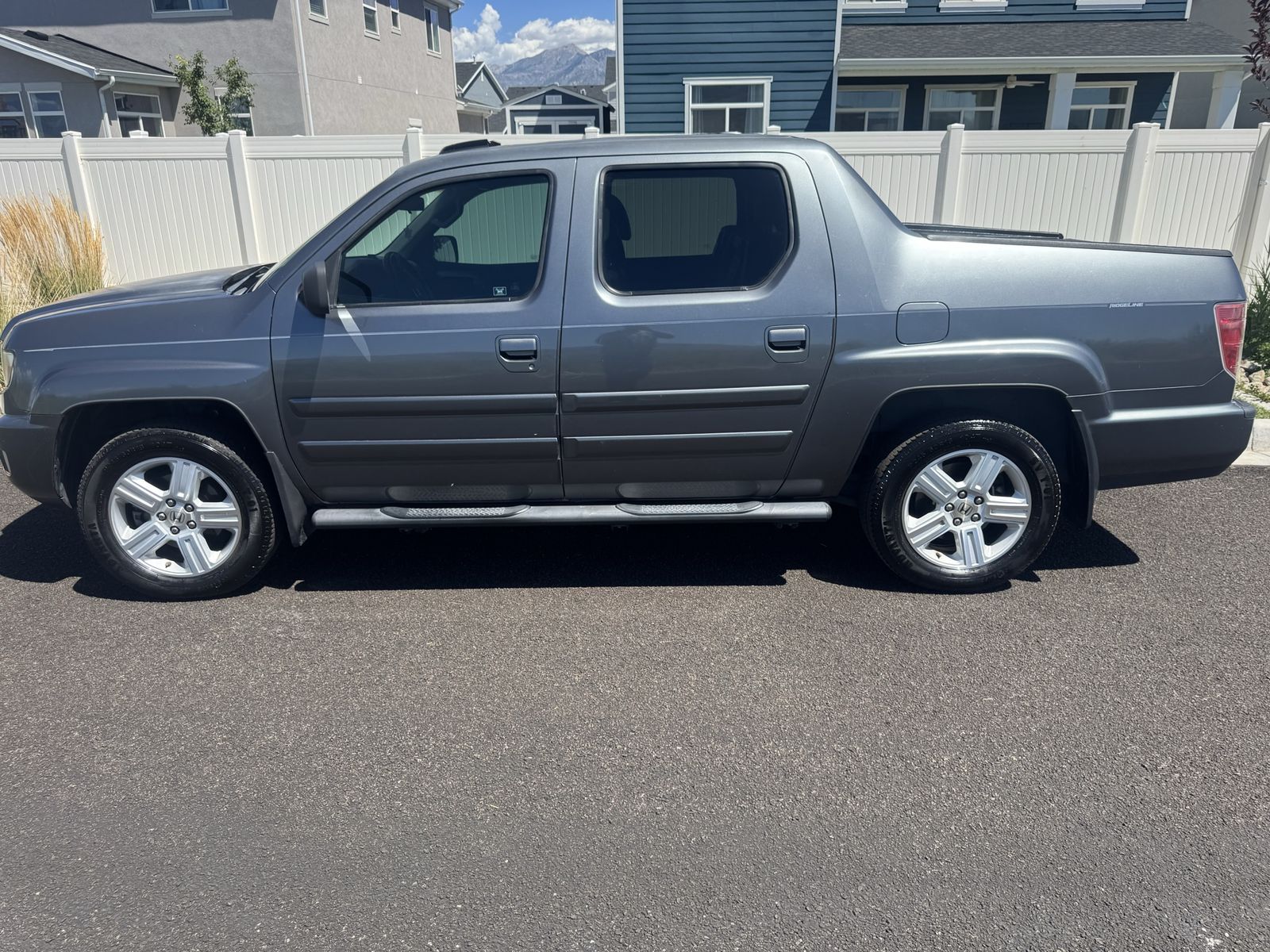 2011 Honda Ridgeline RTL w/Moonroof w/XM w/Navi
