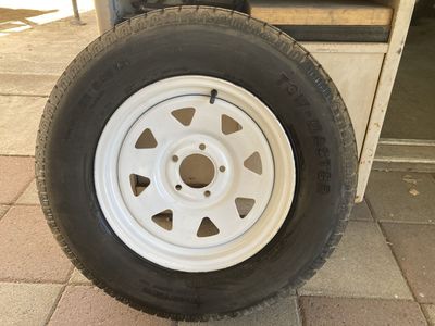 Trailer wheel and tire