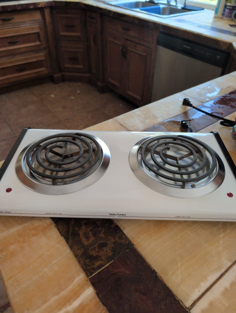 Betty Crocker Dual Burner Hot Plate Portable Electric Cooktop White