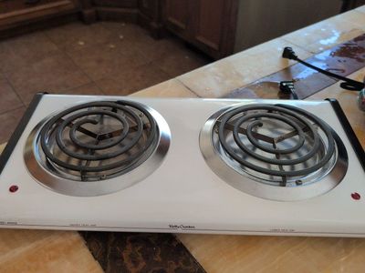 Betty Crocker Dual Burner Hot Plate Portable Electric Cooktop White
