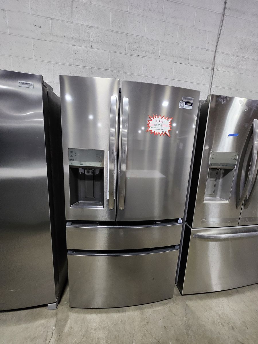 BRAND NEW!! FRIGIDAIRE 26 CF 4-DOOR FRENCHDOOR FRIDGE!