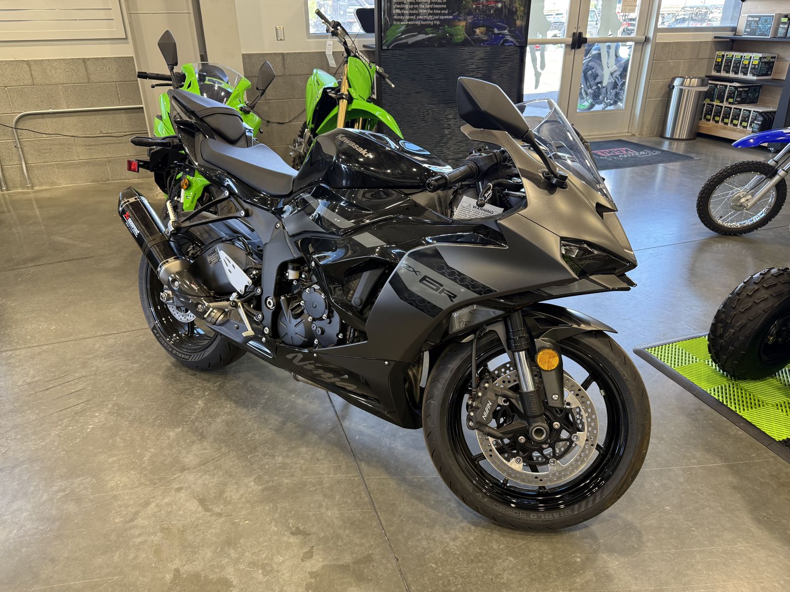 2026 KAWASAKI Ninja ZX-6R Metallic Matte Graphenes