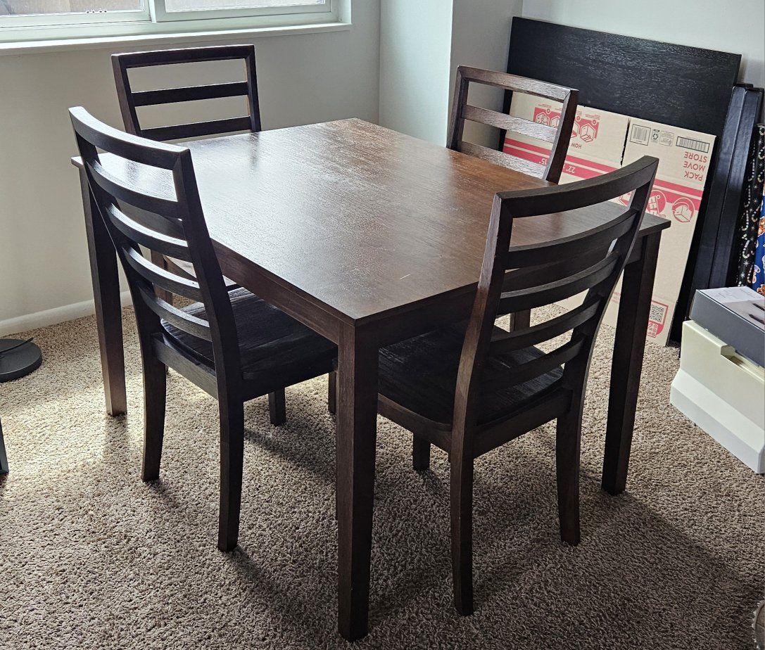 Dining Table with 4 chairs