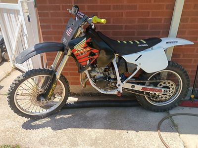 cR125 HONDA restored project build 1990-91 vintage DIRT BIKE W/Extras!