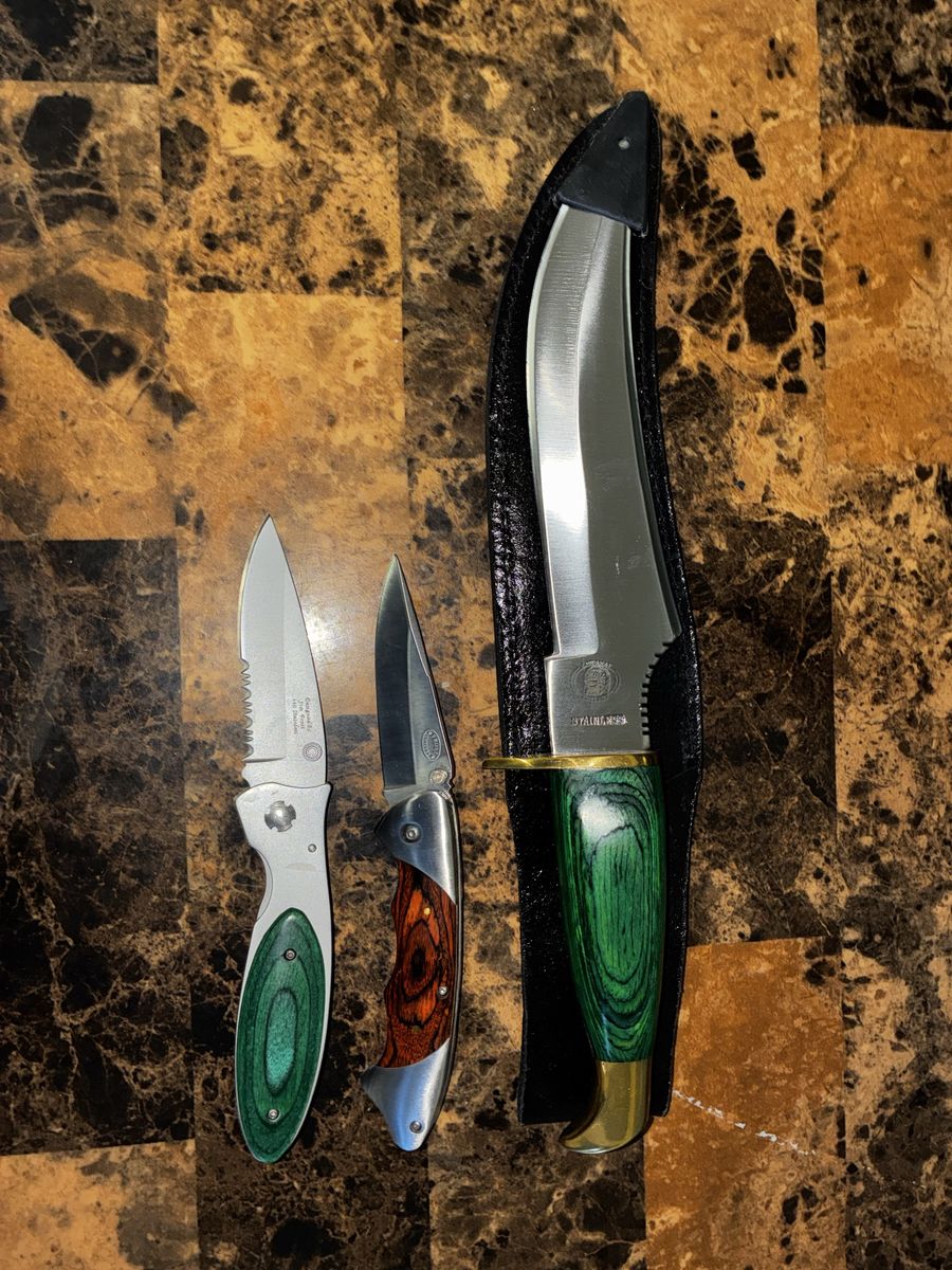 Huge Bowie And Pocket Knifes