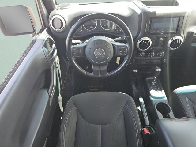 Main image 4