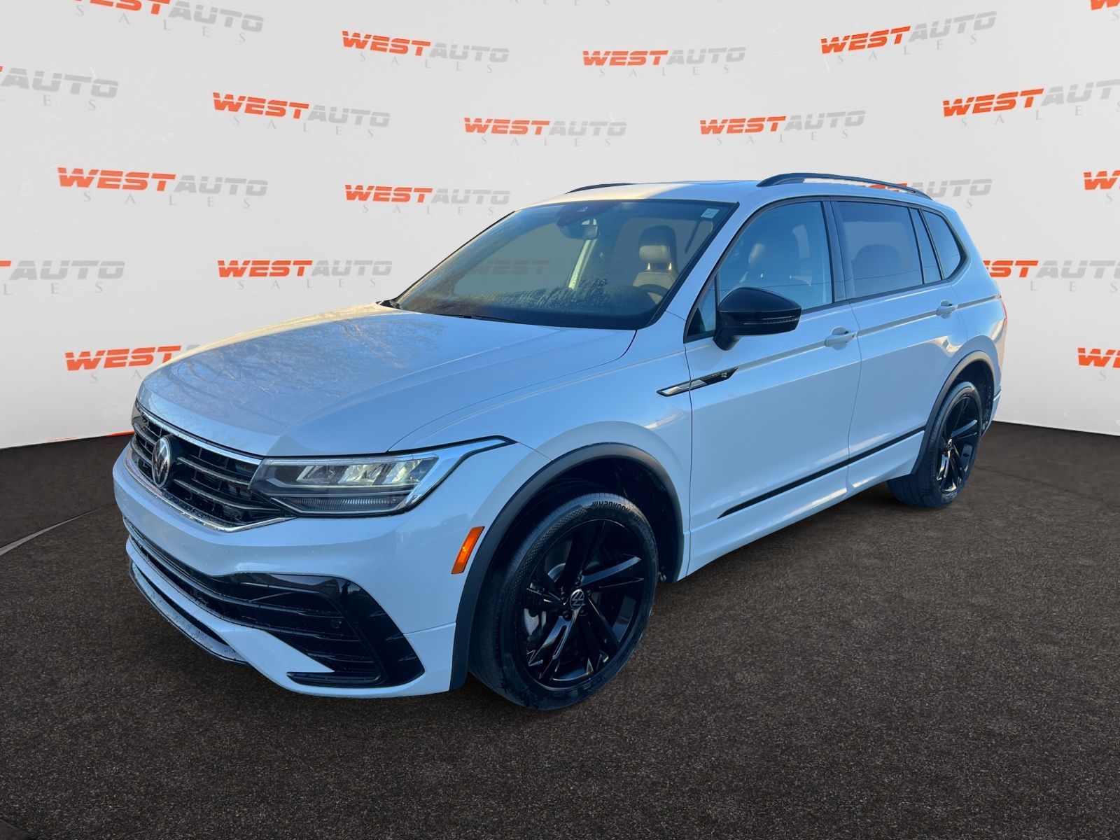 2023 Volkswagen Tiguan 2.0T SE R-Line Black