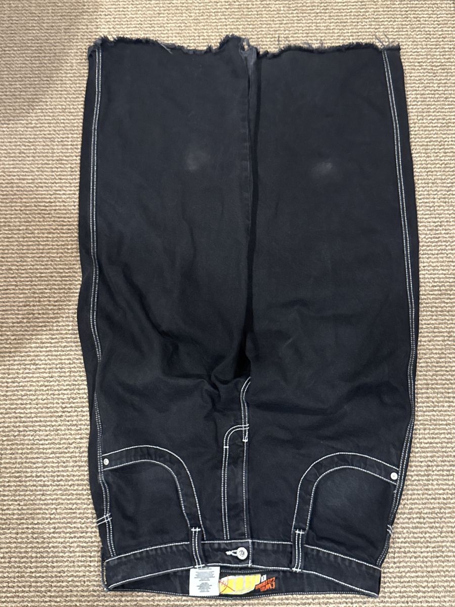Main image 4