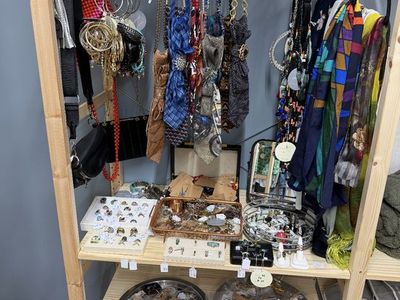 Booth At Holladay Preloved #61