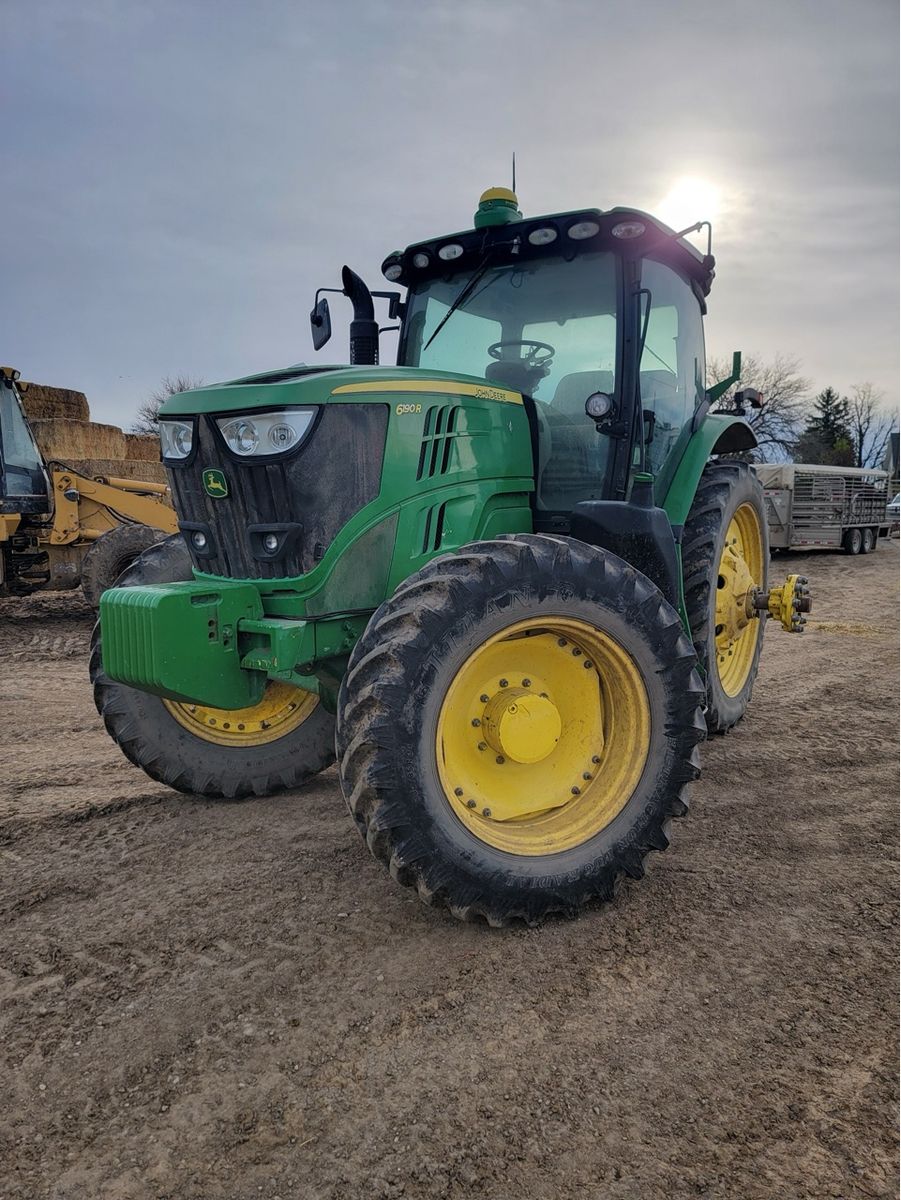 2015 John Deere 6190R